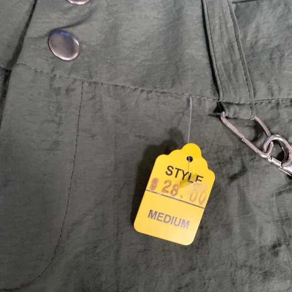 Double Zero - Green Shorts with chain - Picture 3 of 5